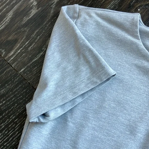 Aritzia Light Gray Tee - Picture 4 of 4